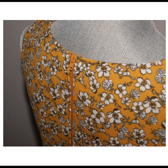 Mini dress. - Picture 5 of 7